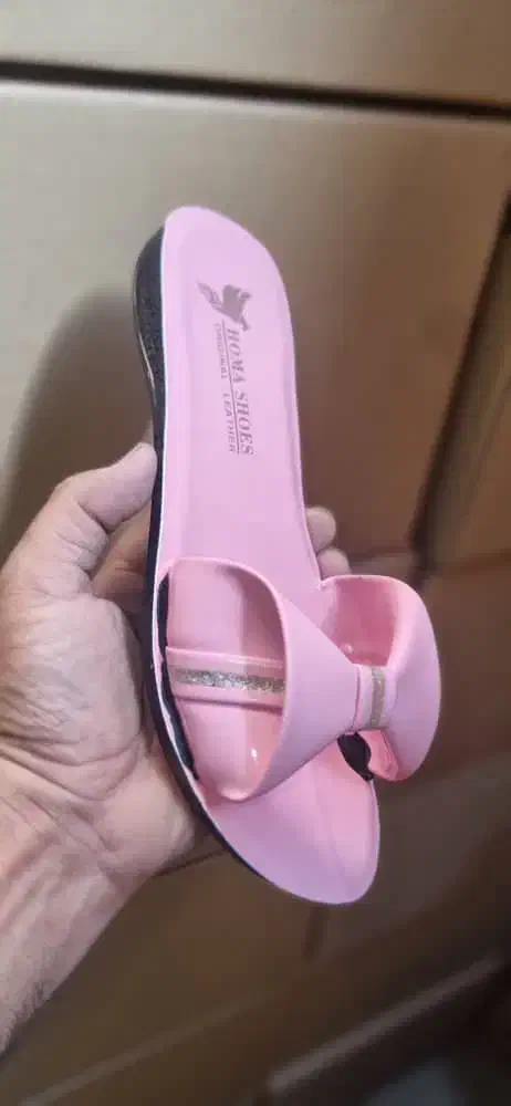 صندل|کیف، کفش، کمربند|قم, گلزار|دیوار