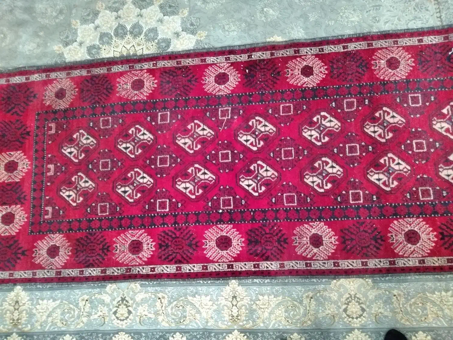 فرش دستباف|فرش|شاهین‌شهر, عطار|دیوار