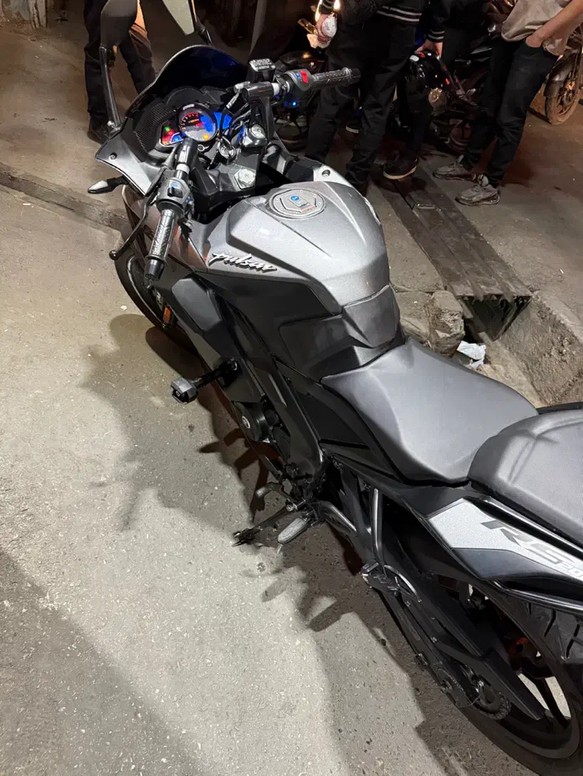 ار اس ۲۰۰/ RS 200|موتورسیکلت|تهران, سعادت‌آباد|دیوار