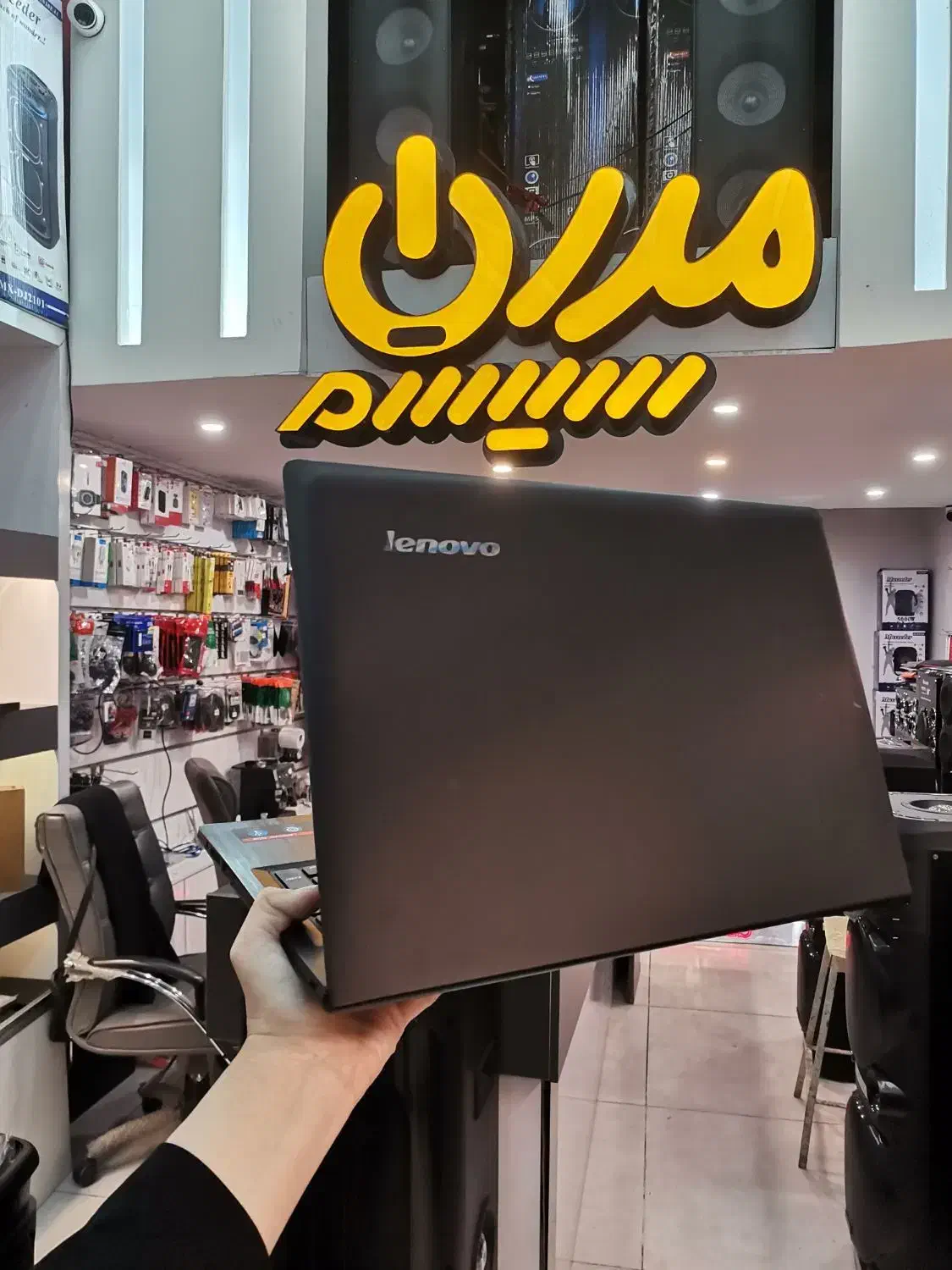 لنوو i7 با 8Gرم حافظه SSD و گرافیک2 AMD|رایانه همراه|یزد, |دیوار