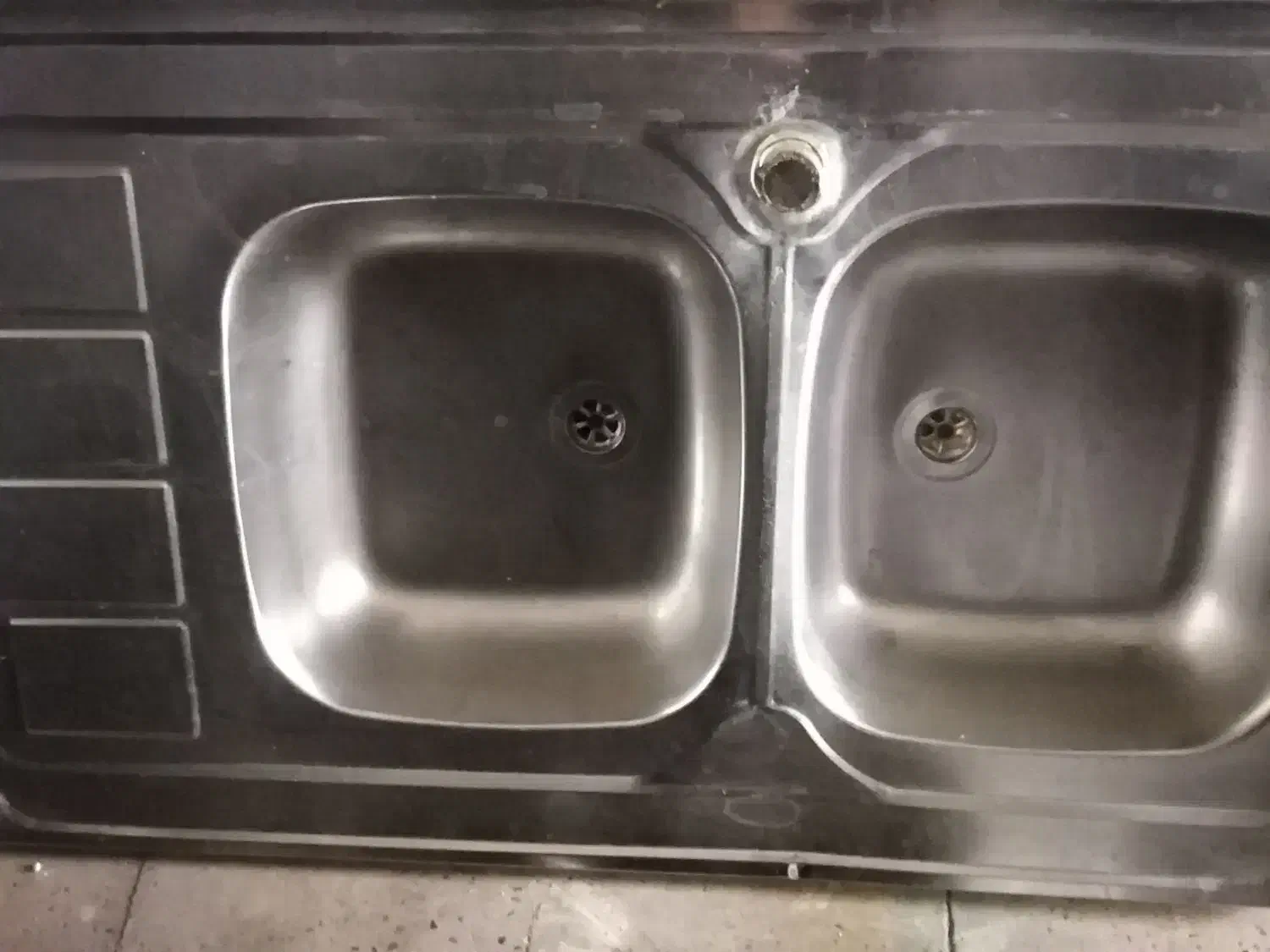 سینک ظرفشویی|مصالح و تجهیزات ساختمان|اندیشه, اندیشه فاز ۱|دیوار