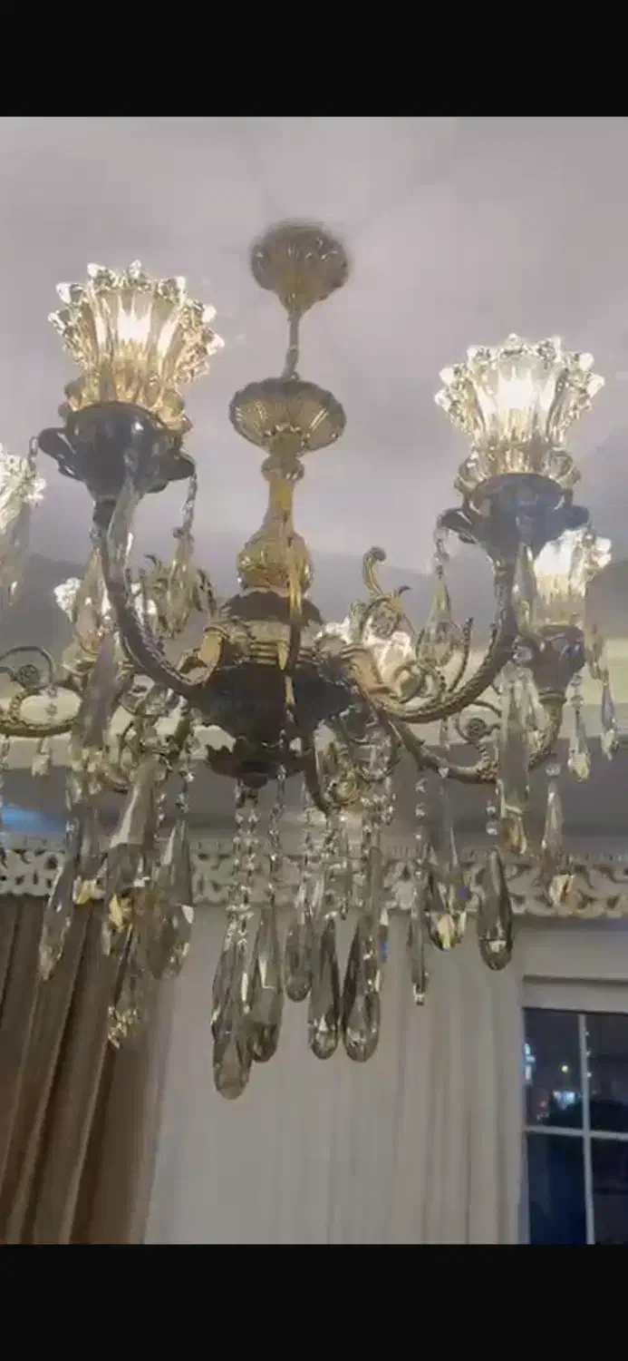 لوستر نئوکلاسیک طرح آنتیک در حد نو|لوستر و چراغ آویز|رشت, نیکمرام|دیوار