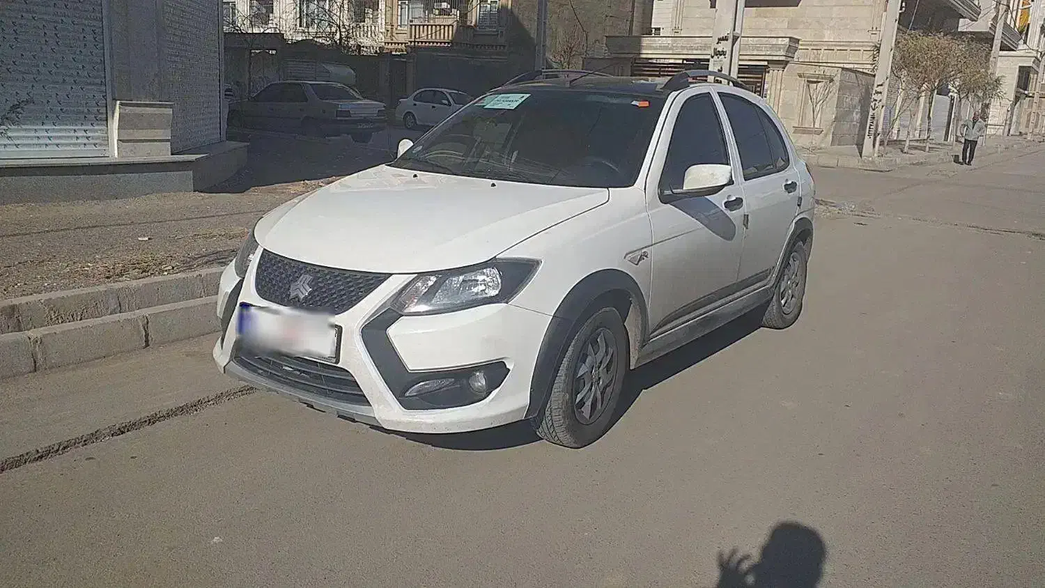 کوییک آر اس سفید سقف مشکی مدل ۱۴۰۲|خودرو سواری و وانت|قزوین, |دیوار