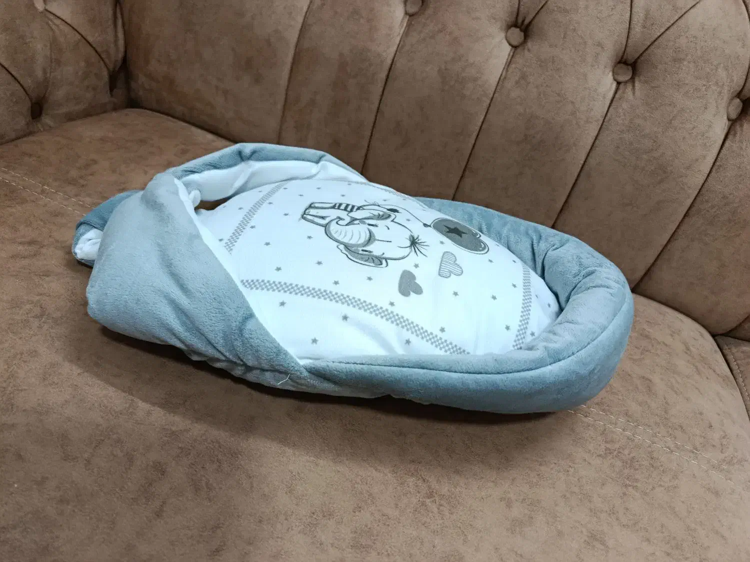 آغوشی در حد نو|کالسکه و لوازم جانبی|یزد, |دیوار