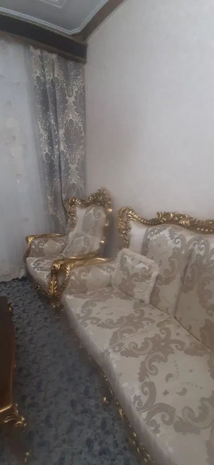 مبلمان ۵ نفره مصرف شده کاملا سالم|مبلمان خانگی و میز عسلی|تهران, کیانشهر|دیوار