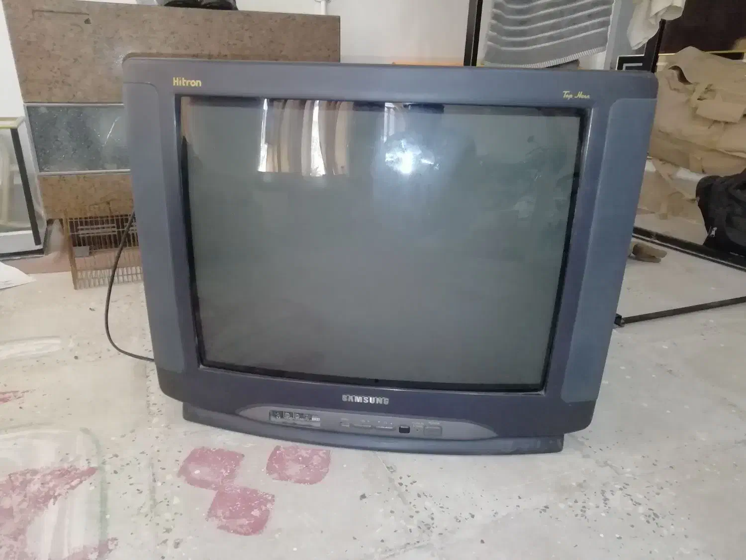 تلویزیون25اینچ قدیمی تمیز|تلویزیون و پروژکتور|خرم بید, |دیوار