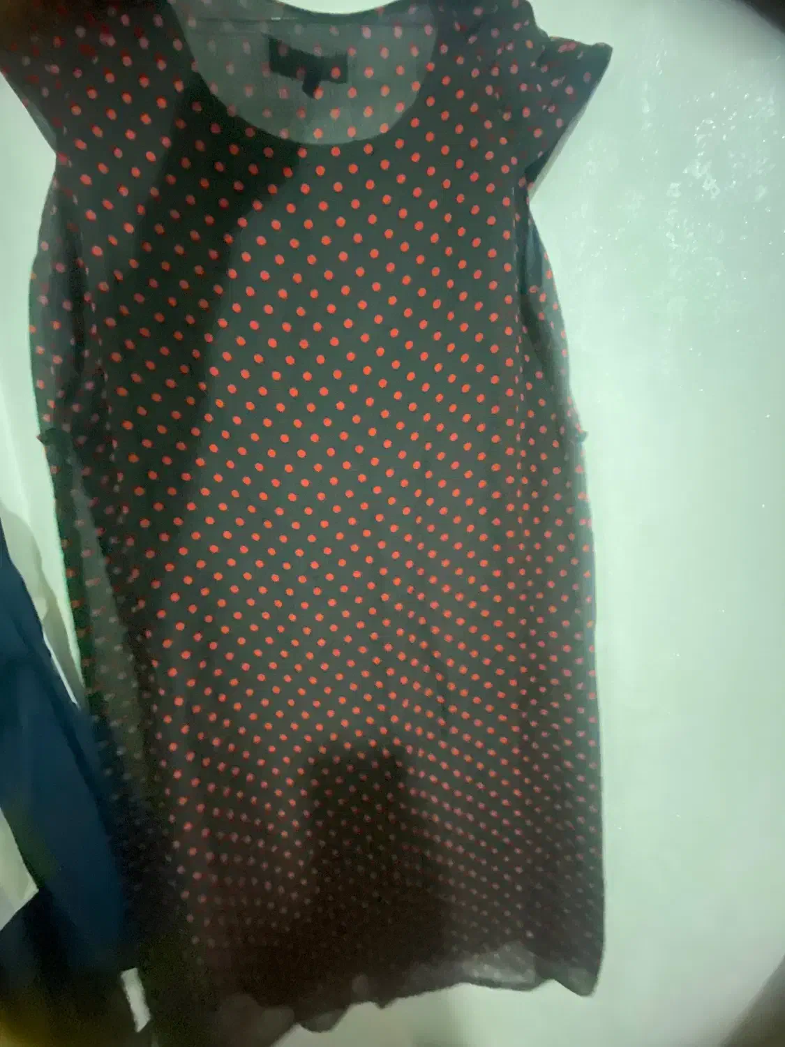 پیراهن زنانه|لباس|قم, انسجام|دیوار