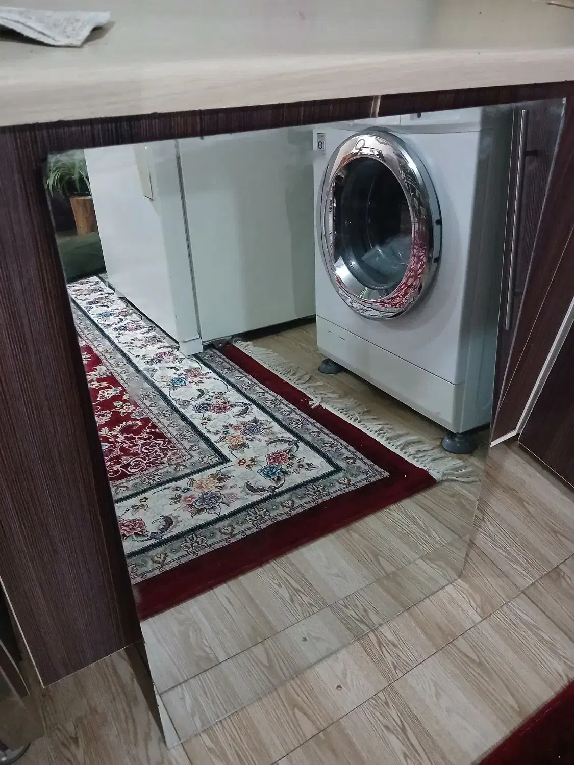 دو تا آینه|آینه|نیشابور, شهرک قدس|دیوار