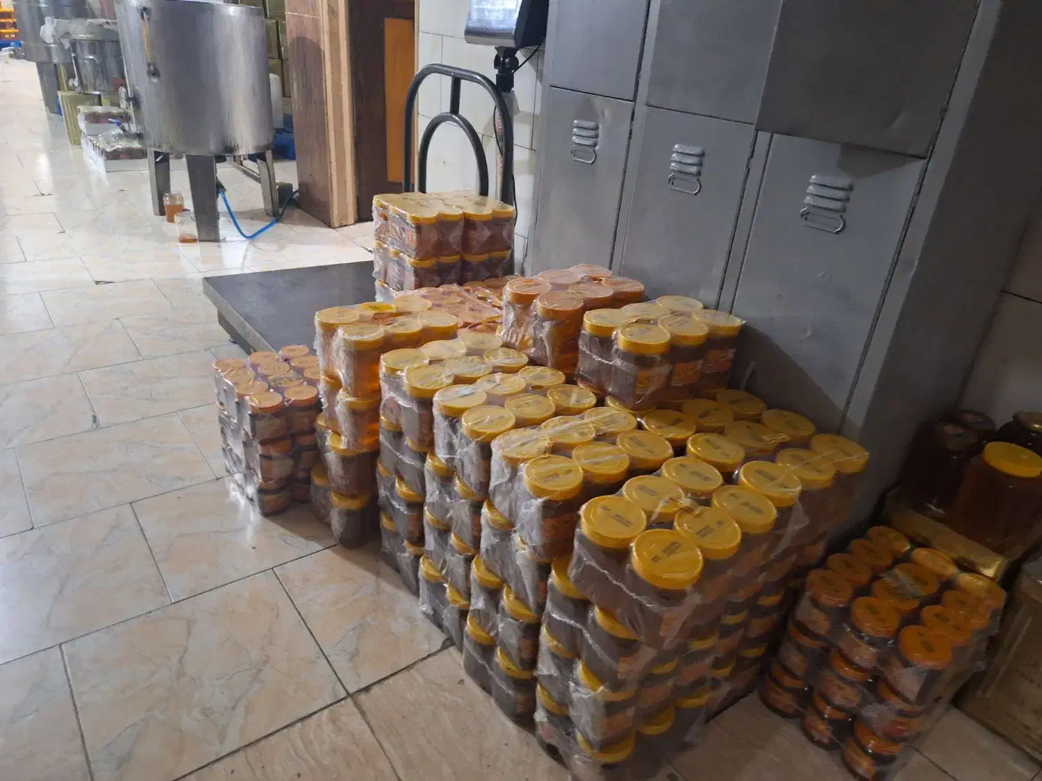 عرضه انواع عسل گیاهی دارویی وطبیعی از زنبوردار|عمدهفروشی|اصفهان, جی شیر|دیوار