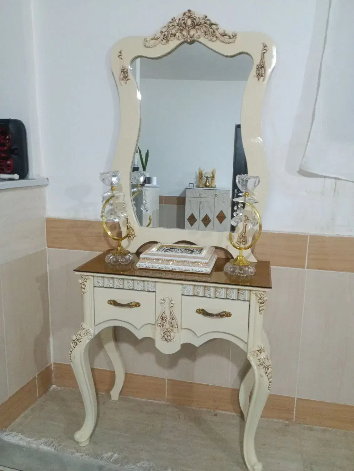 میز|مبلمان خانگی و میز عسلی|اسفراین, |دیوار