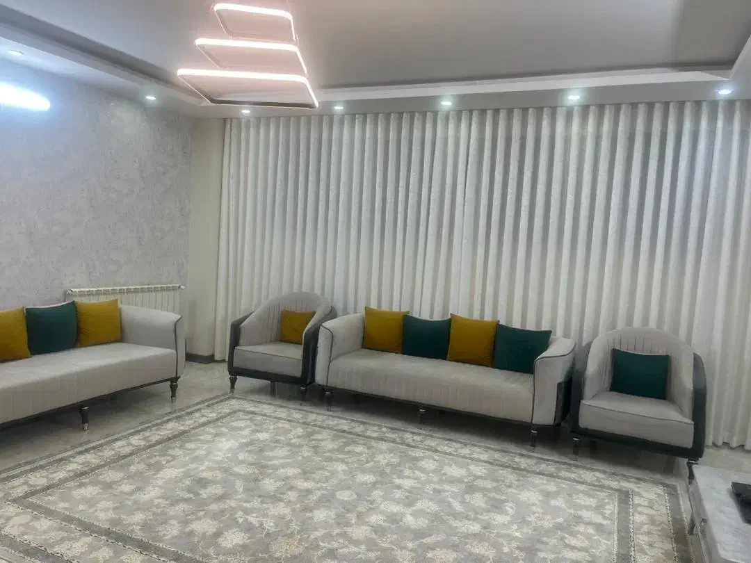 مبل راحتی۸نفره باتجهیزات بسیار نو و کم کار درحدنو|مبلمان خانگی و میز عسلی|شاهینشهر, فیض|دیوار