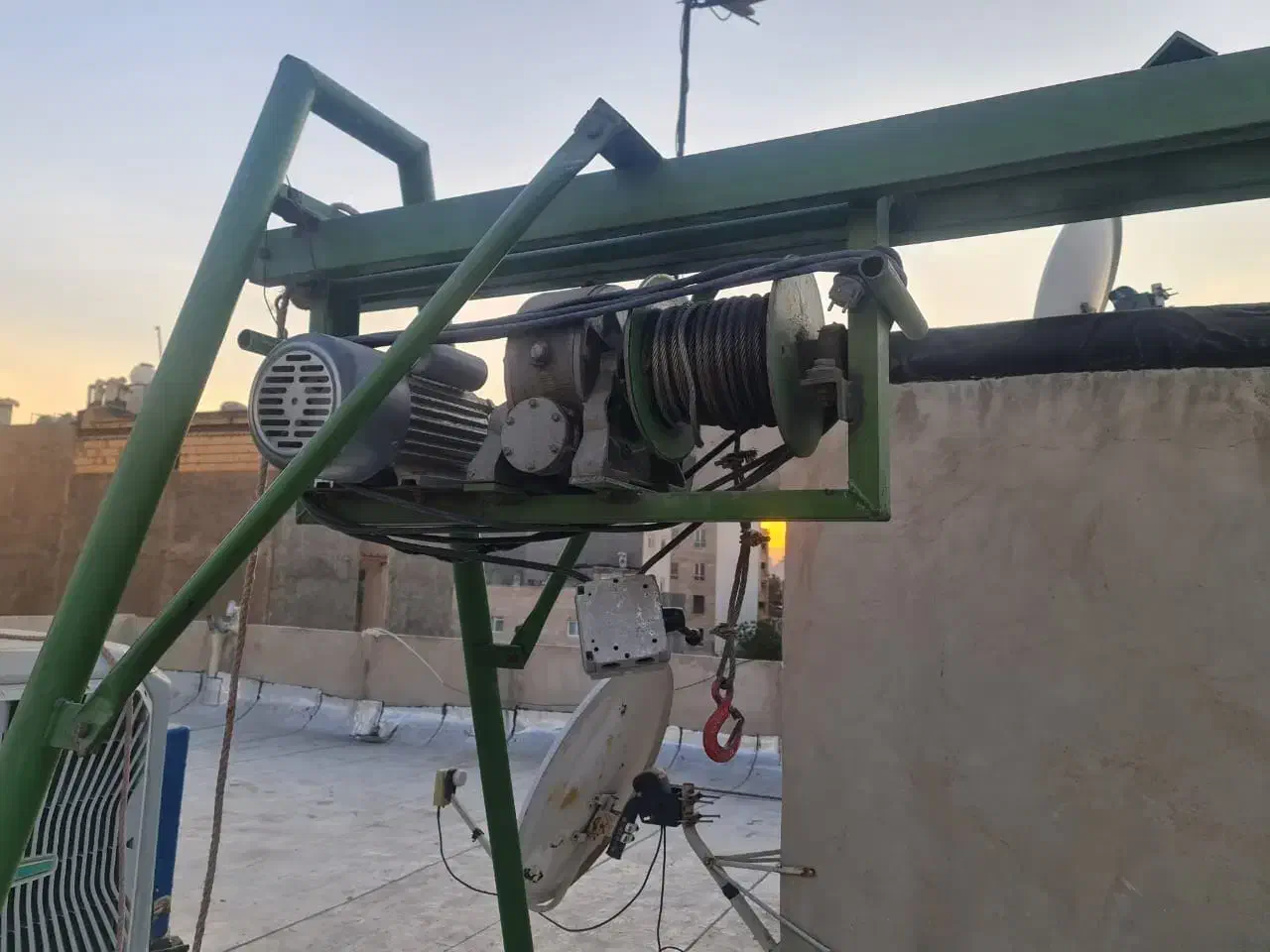 بالابر ساختمان|مصالح و تجهیزات ساختمان|مشهد, هفده شهریور|دیوار