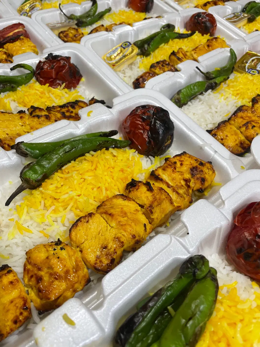 تهیه توزیع و پخش غذا برای بساطی و دست فروشی غذا|خدمات پذیرایی، مراسم|تهران, سهروردی|دیوار