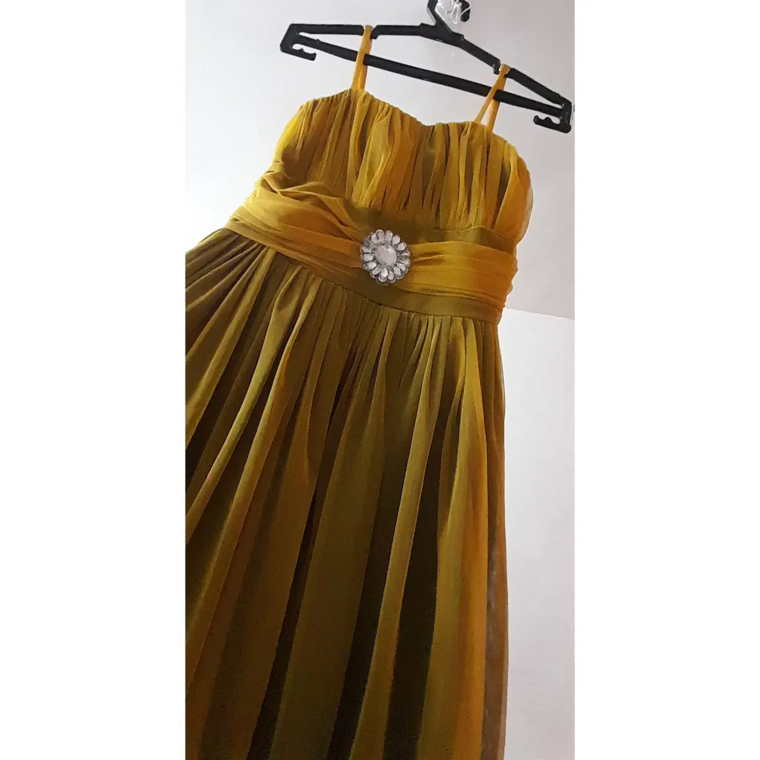 پیرهن مجلسی|لباس|بروجرد, |دیوار