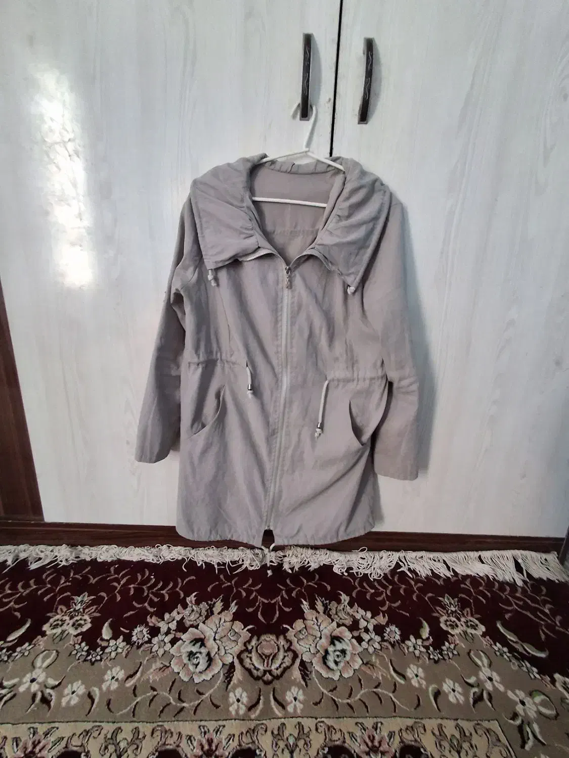 فروش میز تلویزیون ال سی دی .تعدادی لباس|لباس|بیرجند, |دیوار