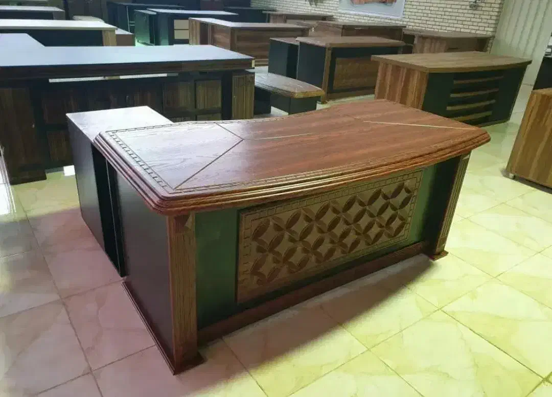 کتابخانه شیشه ای/میز مدیریتی پایه فلزی سفید|مبلمان اداری|سنندج, |دیوار