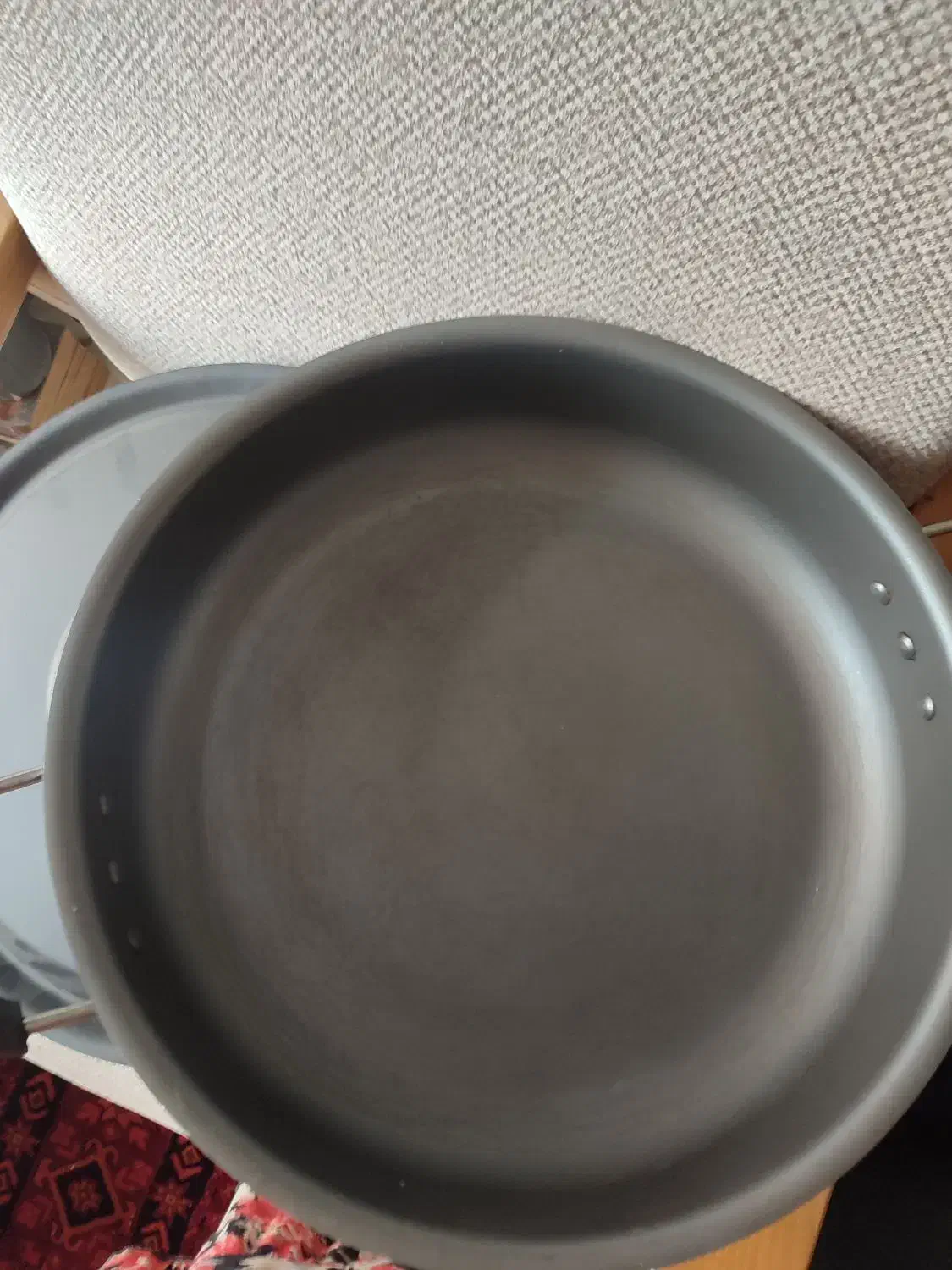 یه تابه و یه قابلمه تفلون دی ام تی سایز ۴۰ .|ظروف پختوپز|آمل, |دیوار