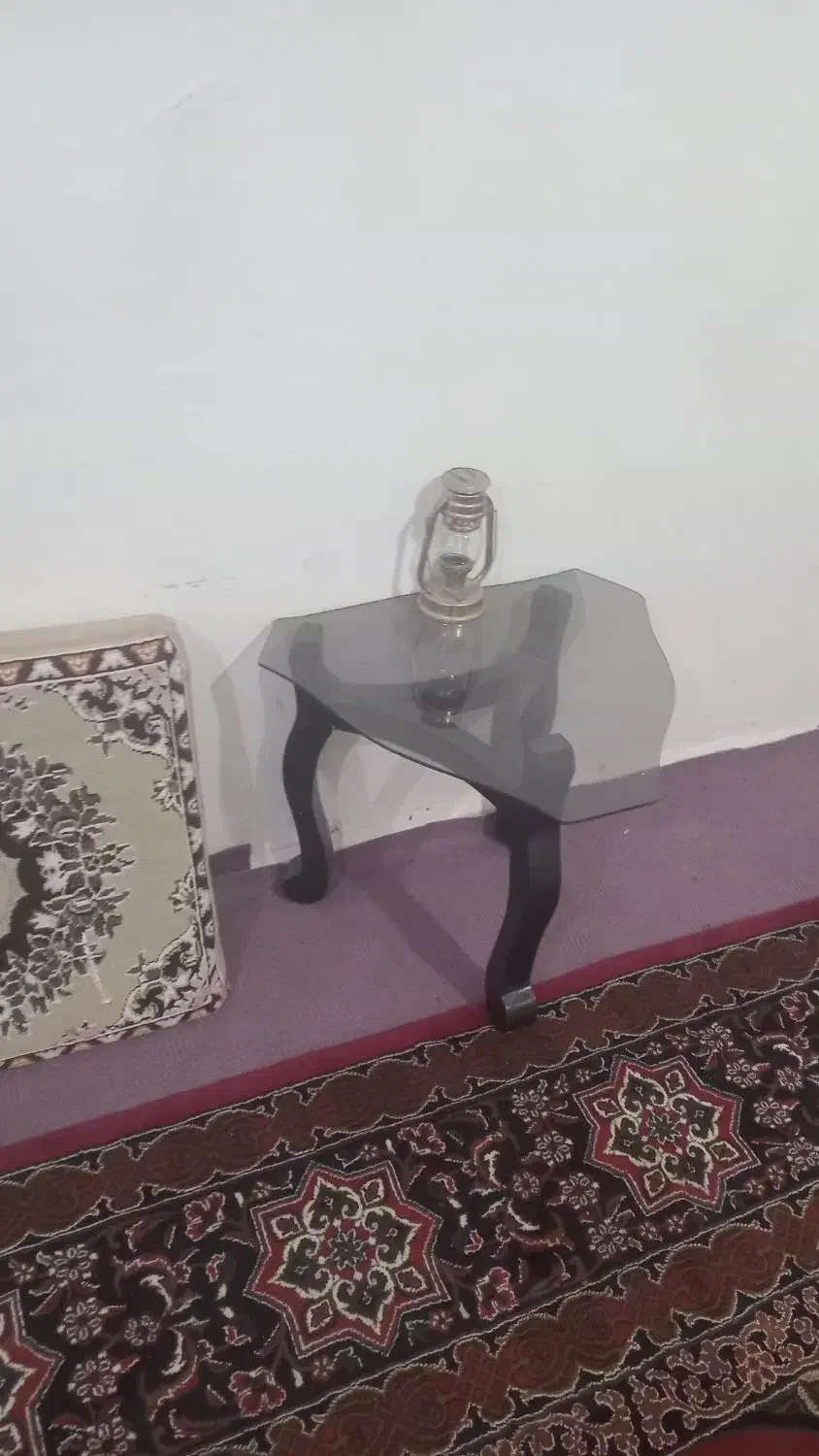 یک گلدان میز عسلی اینه وجاکفشی آنی اف میز تلوزیون|گل مصنوعی|کنارک, |دیوار