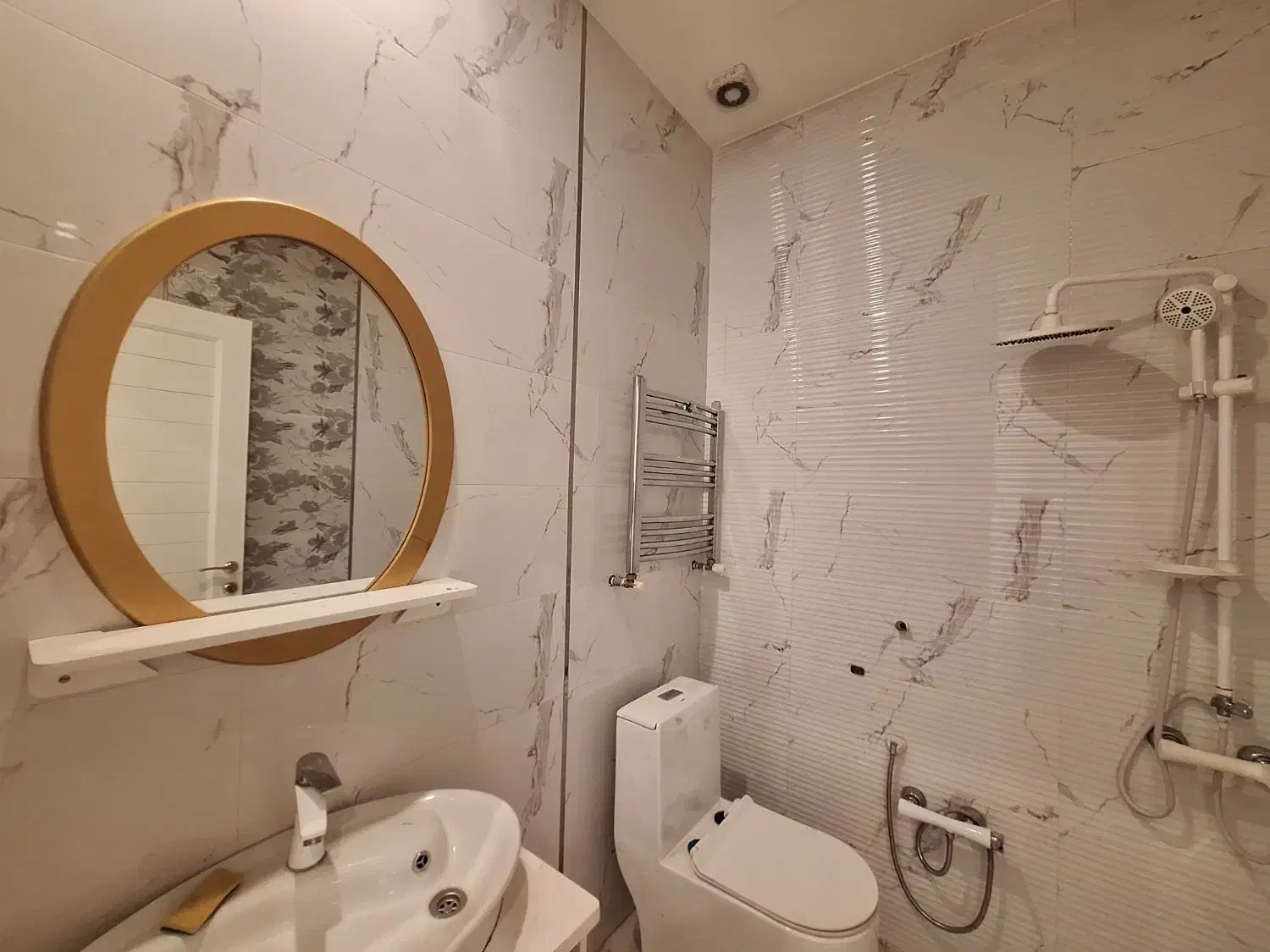 آپارتمان ۱۷۴ متری خوش نقشه در دروس