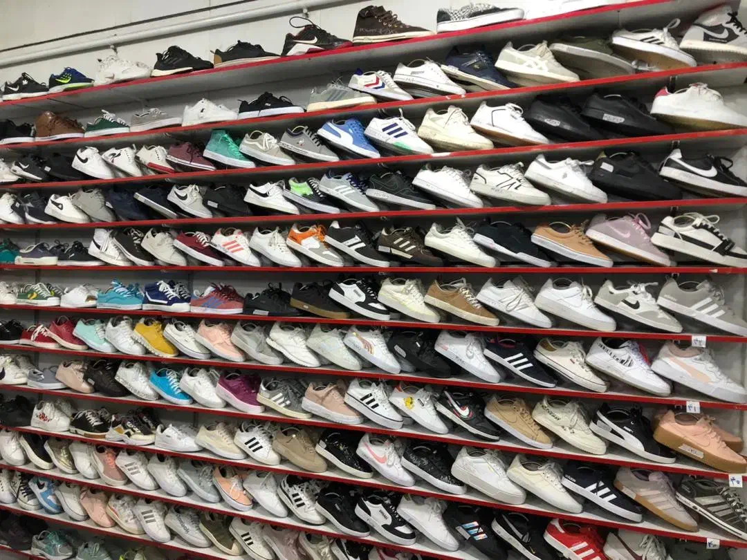 کفش کتانی چرم استوک تاناکورا|کیف، کفش، کمربند|شیراز, شهرک بزین|دیوار