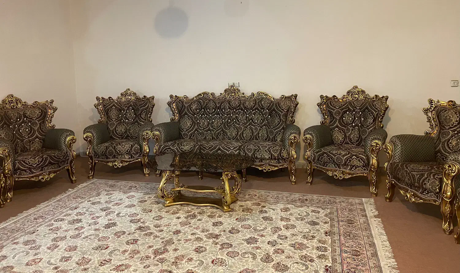 مبل سلطنتی|مبلمان خانگی و میز عسلی|شهرکرد, |دیوار