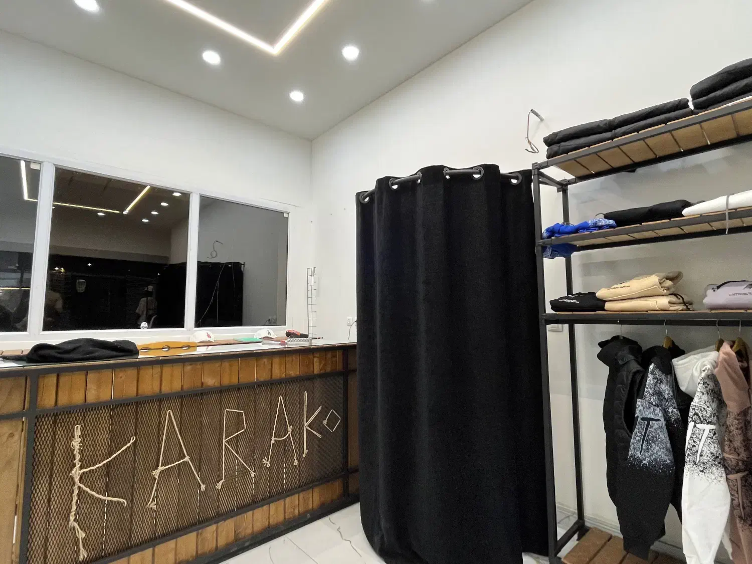 فروش دکور|فروشگاه و مغازه|صدرا-فارس, فاز ۱|دیوار