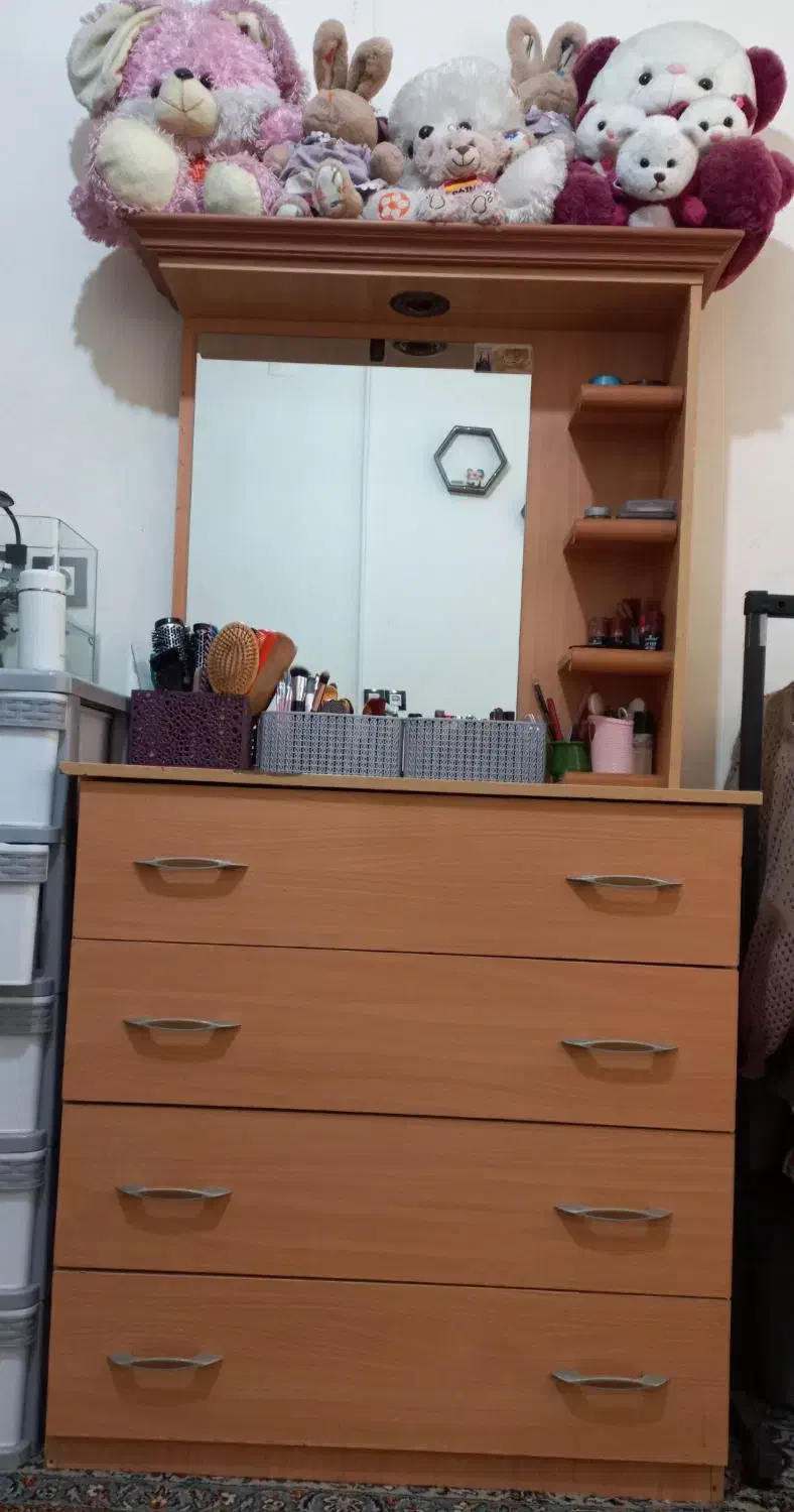 میز آرایش آینه دار به همراه ترولی ۴ کشو|مبلمان خانگی و میز عسلی|شیراز, بهارستان|دیوار