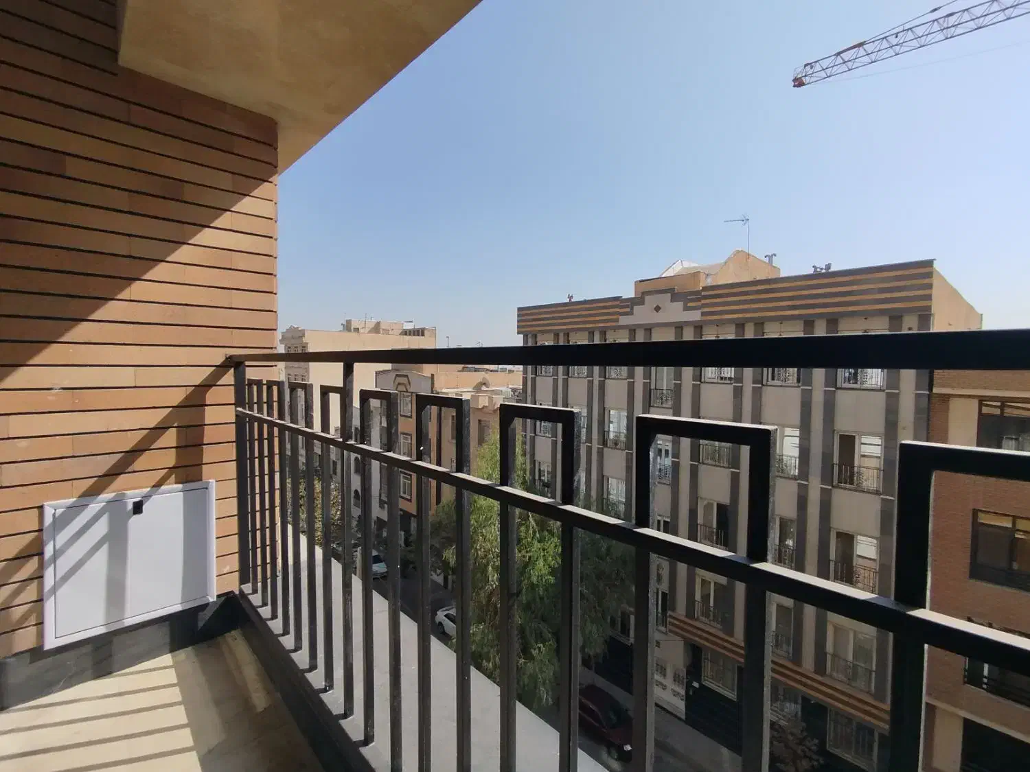 ۱۱۹ متر ۲خواب فول امکانات / سالن پرده خور /کم واحد