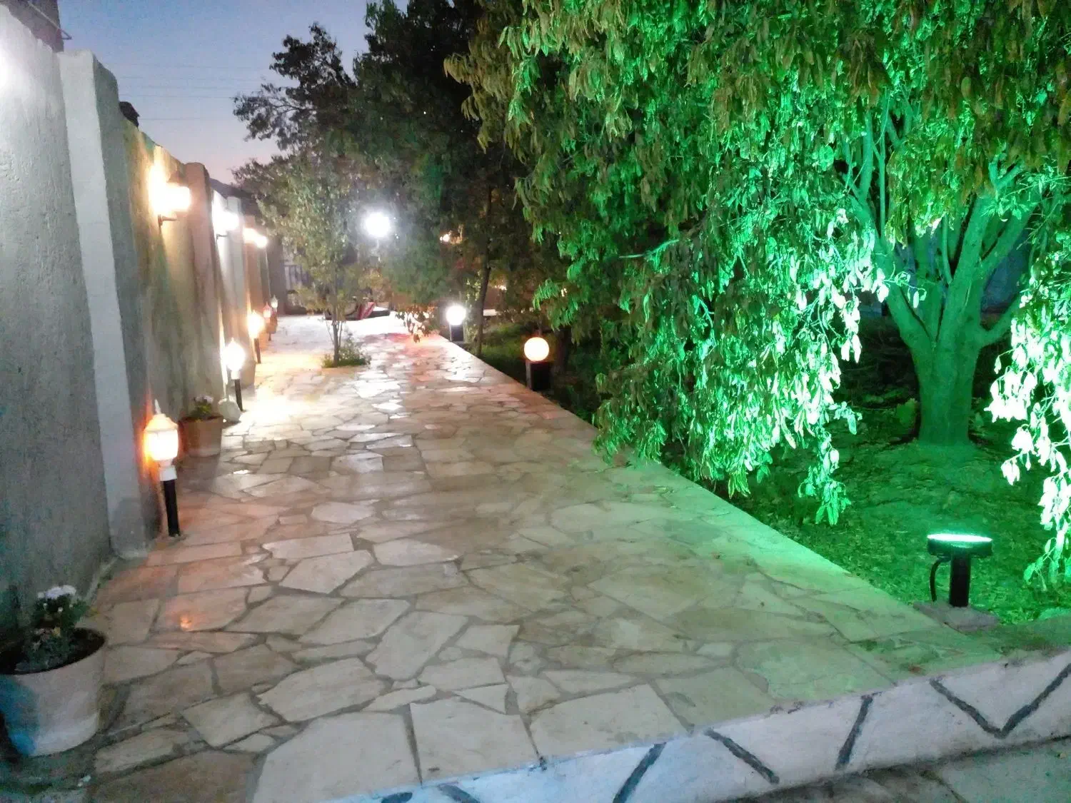 اجاره خانه باغ ویلایی (ایرانی و خارجی)|اجارهٔ کوتاهمدت ویلا و باغ|کاشان, فین بزرگ|دیوار