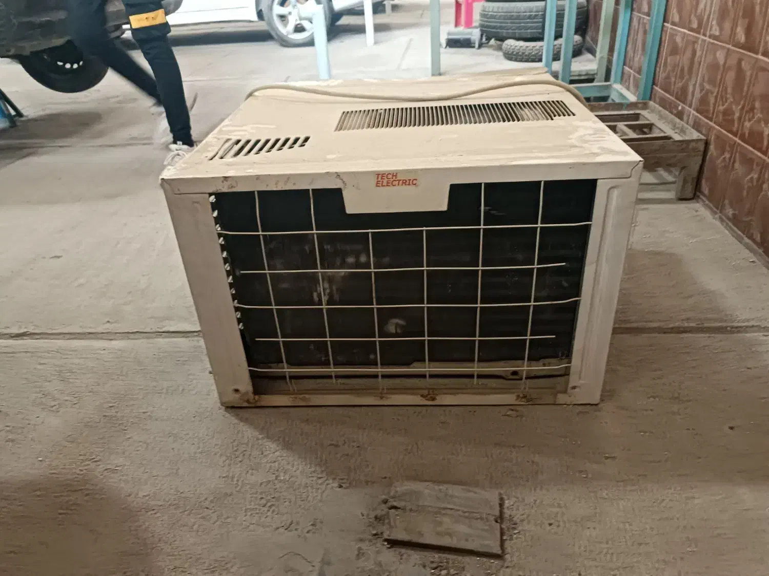 کولر پنجره ای|کولر گازی و فن‌کوئل|میناب, |دیوار