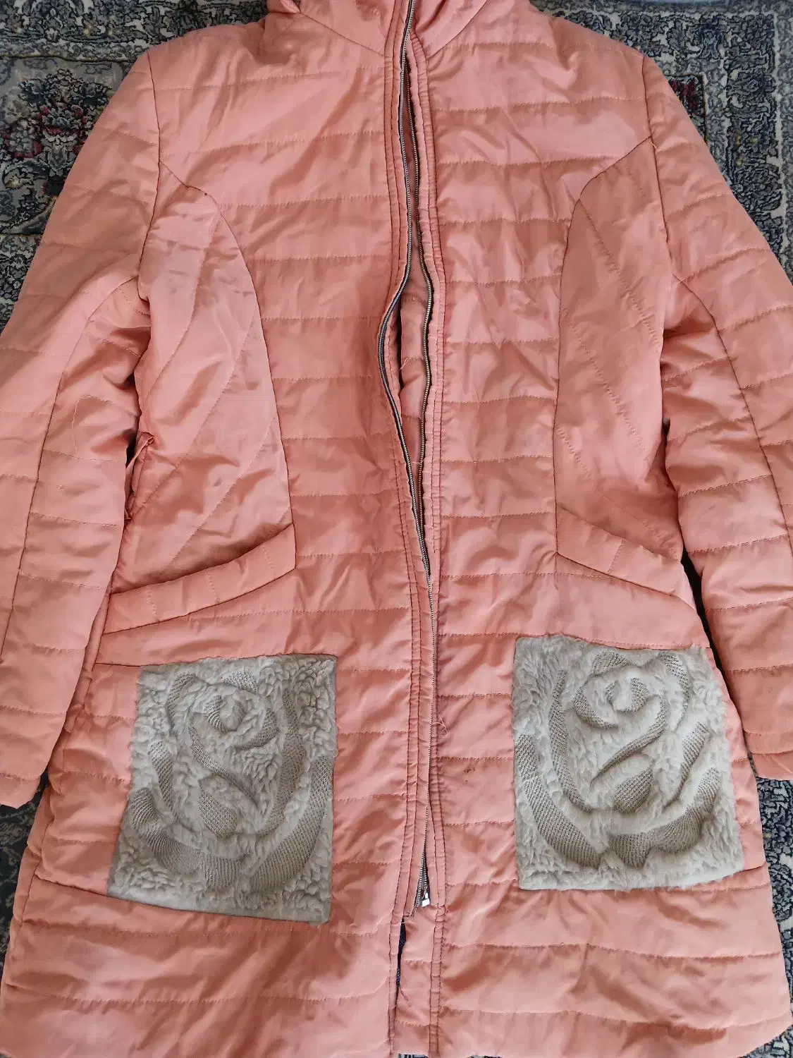 پالتو|لباس|قروه, |دیوار