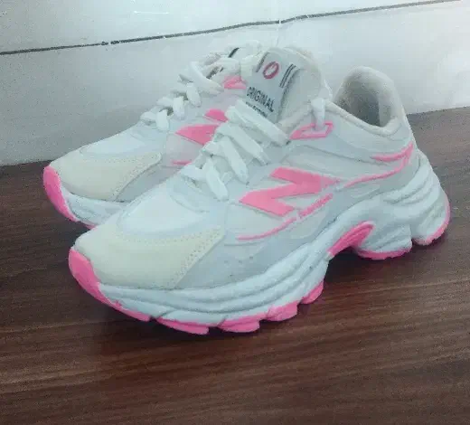 کتونی دخترانه 450|کیف، کفش، کمربند|دورود, |دیوار