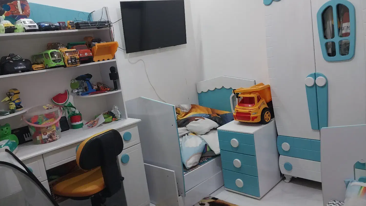 تخت کودک گهواره ای|تخت و صندلی بچه|مشهد, جاهد شهر|دیوار