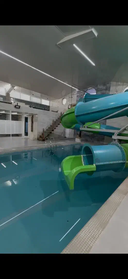 ویلای استخردار لاکچری با سرسره آبی اصفهان|اجارهٔ کوتاه‌مدت ویلا و باغ|اصفهان, شهرک زاینده رود|دیوار