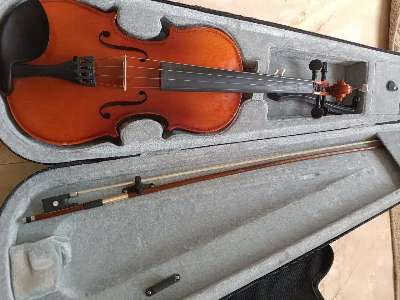 ویالون درحدنو|ویولن|اراک, |دیوار