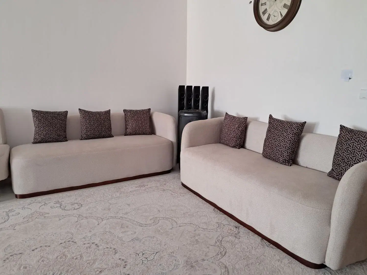 مبلمان در حد نو|مبلمان خانگی و میز عسلی|لاران, |دیوار