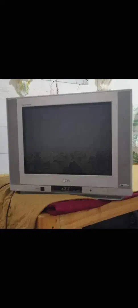 تلویزیون ۲۴اینج الجی سالم وخوب|تلویزیون و پروژکتور|یزد, |دیوار