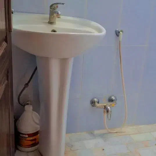 روشویی دست دوم سالم|لوازم سرویس بهداشتی|آران و بیدگل, |دیوار