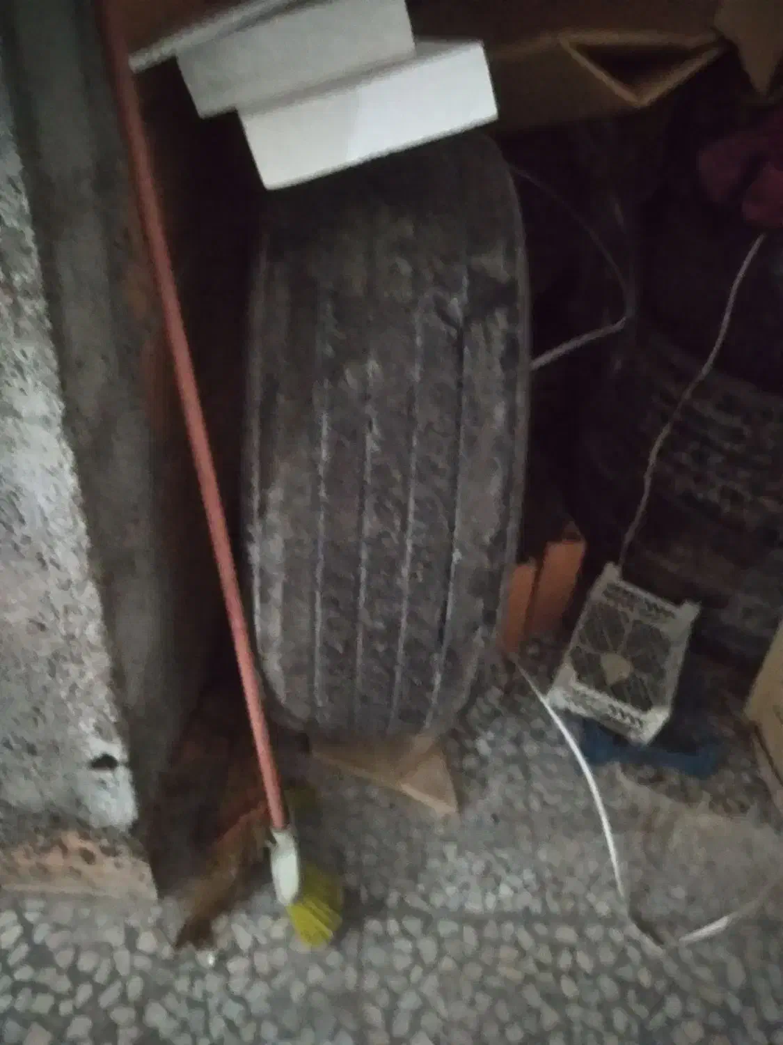 تعداد۸حلقه لاستیک کامیون ۳۱۵|قطعات یدکی و لوازم جانبی|ساری, |دیوار