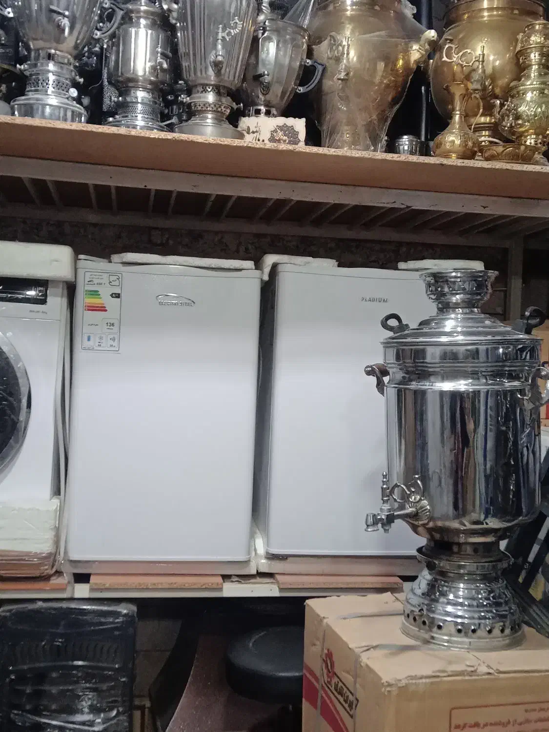 سماور برنجی مجلسی بزرگ|کلکسیون اشیاء عتیقه|کاشمر, |دیوار