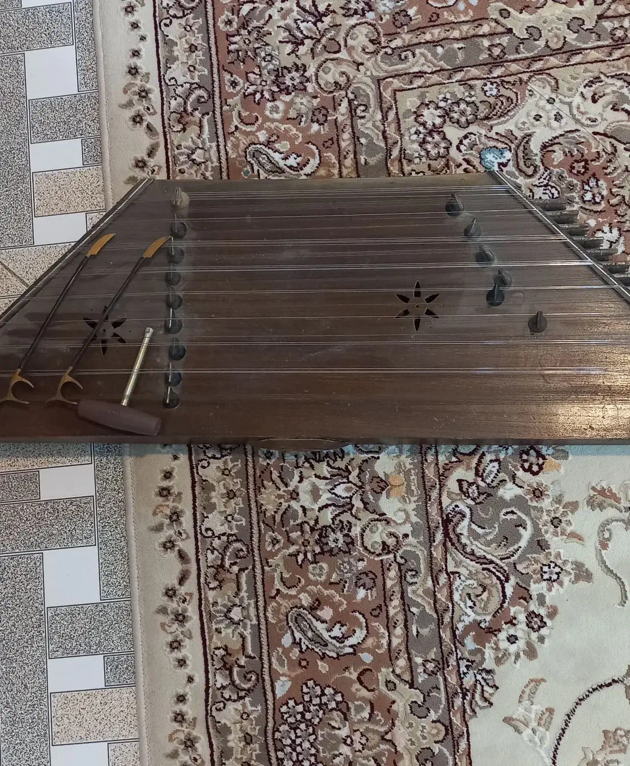 سنتور|سازهای سنتی|ازنا, |دیوار