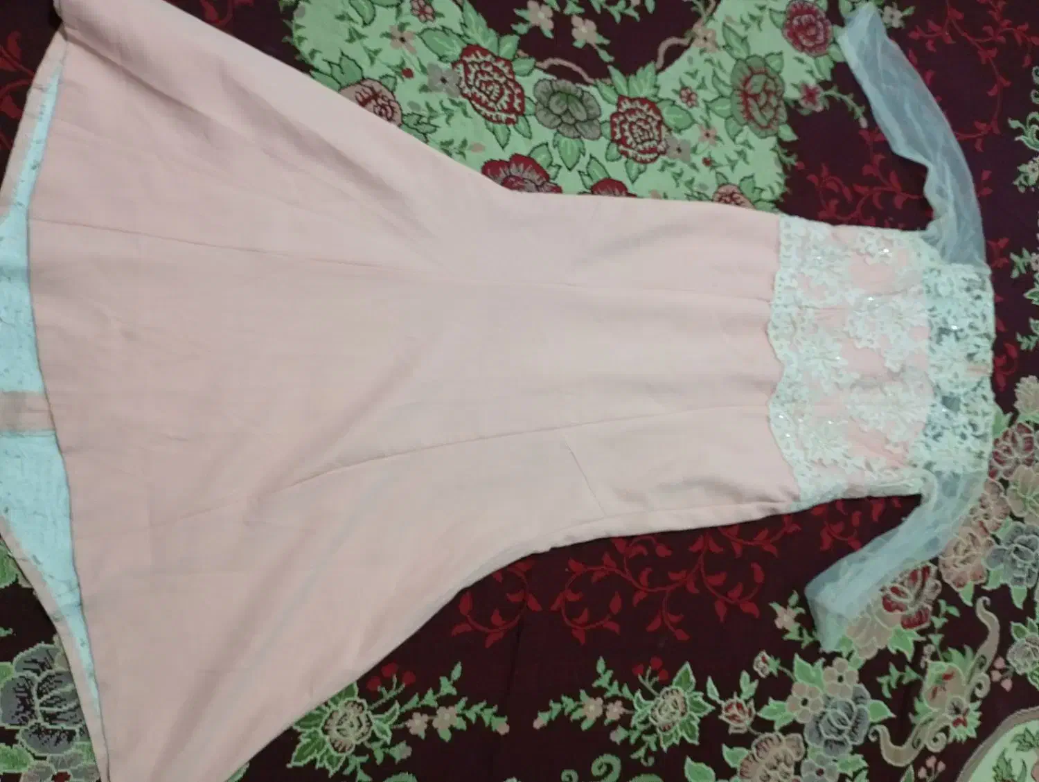 لباس مجلسی|لباس|قم, قلعه کامکار|دیوار