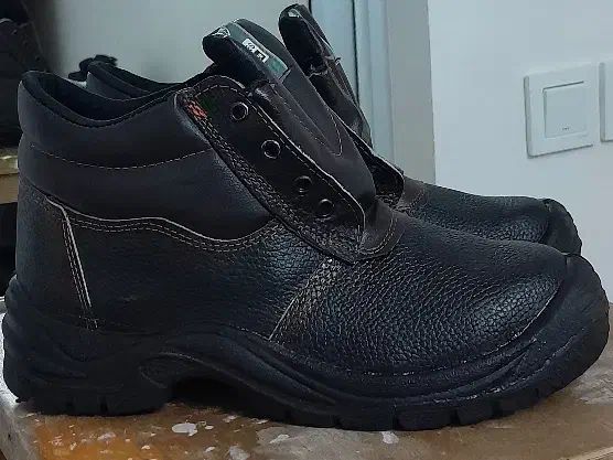 کفش کار ایمنی|کیف، کفش، کمربند|گرگان, |دیوار