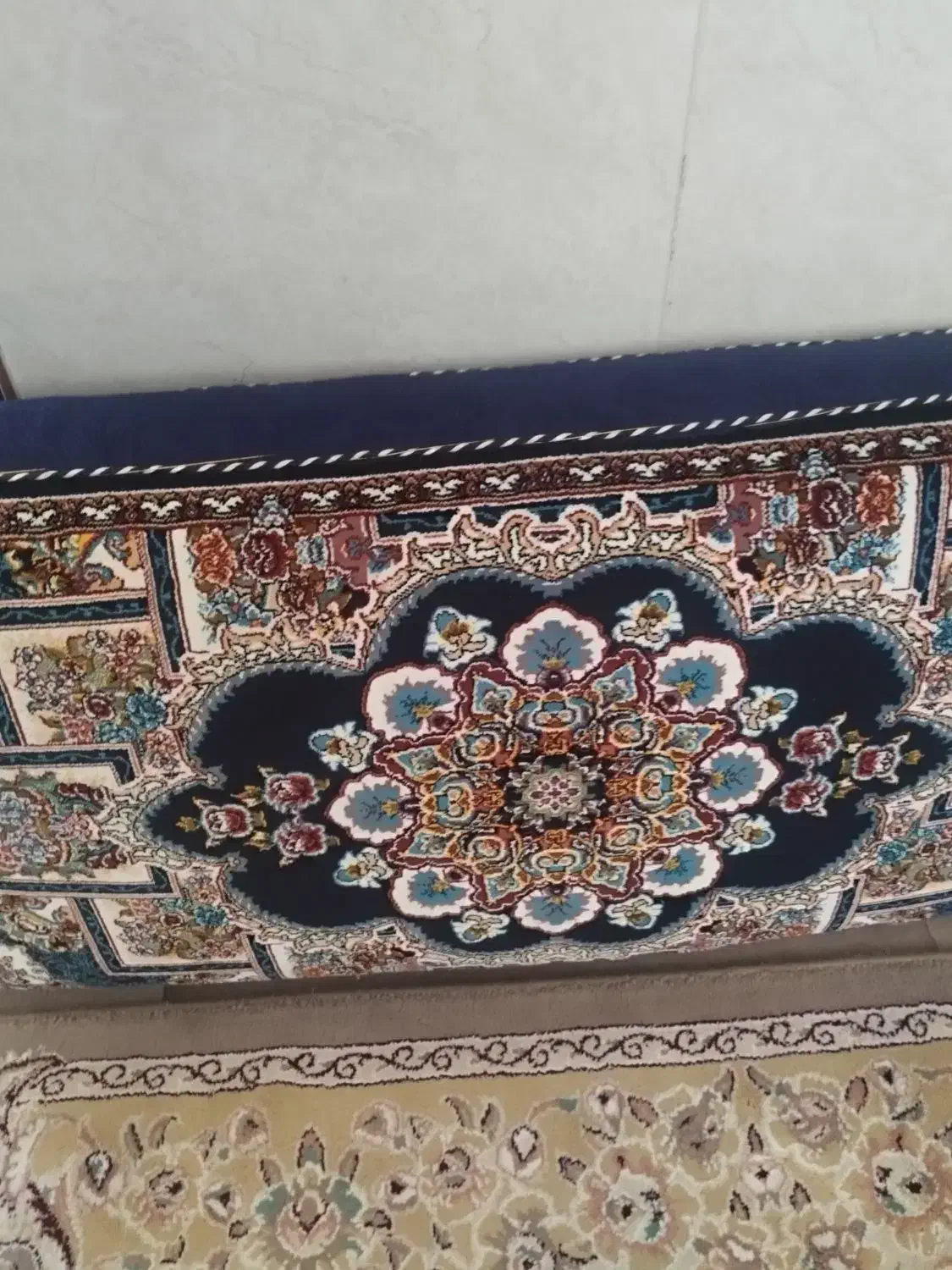 ۳جفت پشتی|پشتی|چهارباغ, |دیوار