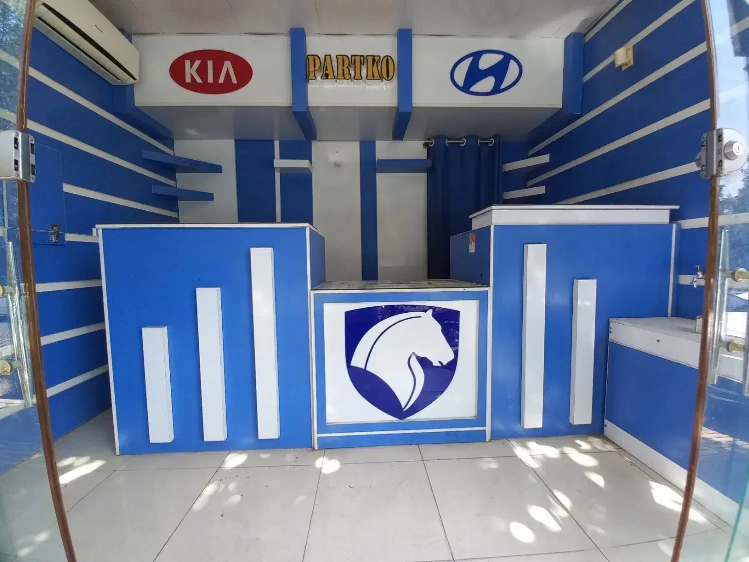 فروش پیشخوان و قفسه فروشگاهی کارکرده|فروشگاه و مغازه|اصفهان, عطار نیشابوری|دیوار