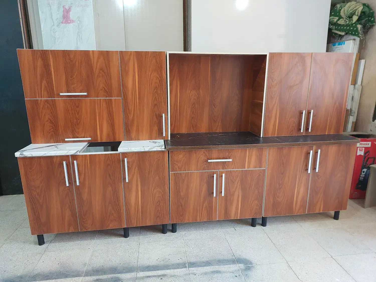 آماده و تکمیل برای نصب درب طرح دار|خدمات پیشه و مهارت|اراک, |دیوار