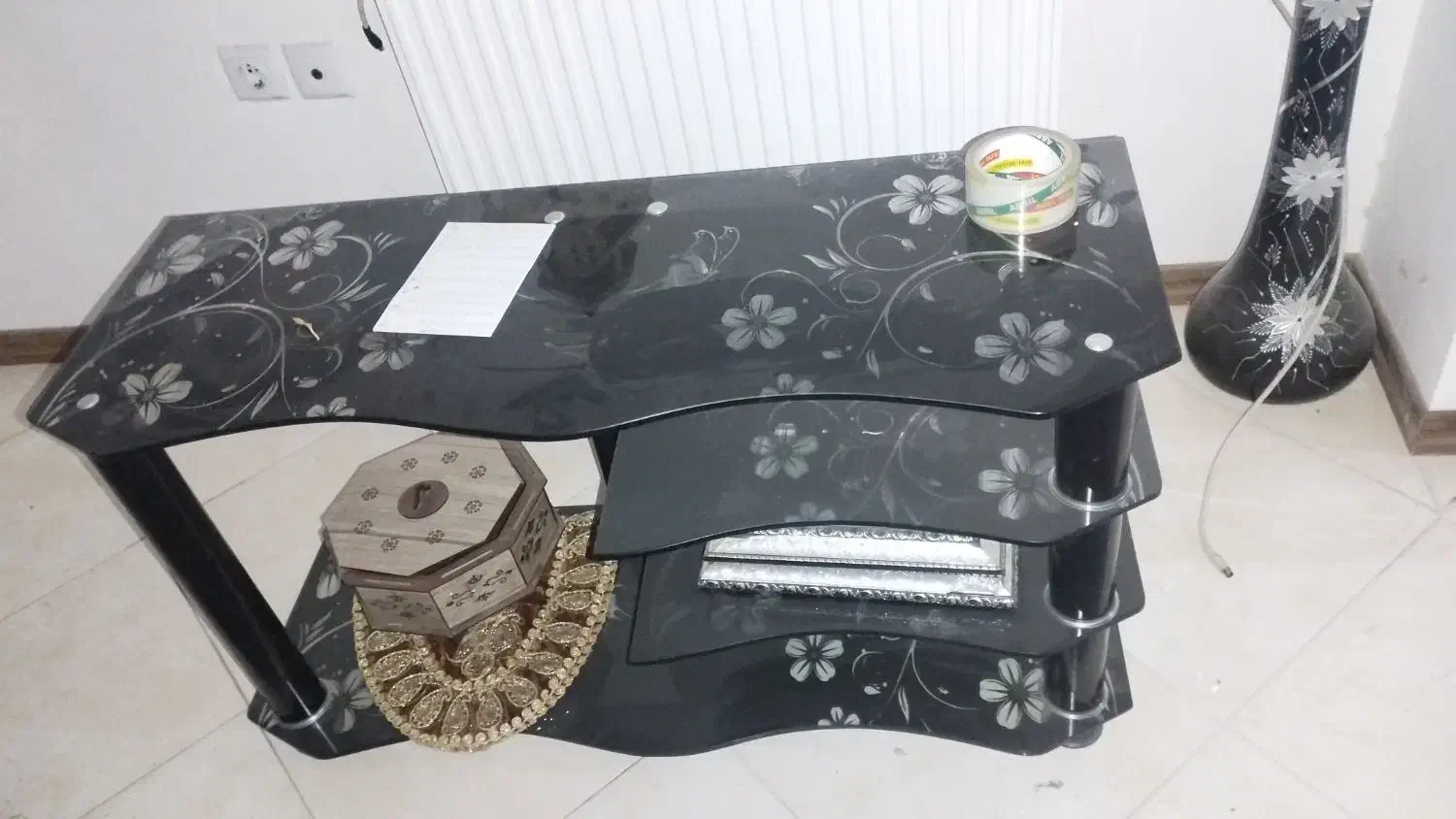 ویترین و زیر تلویزیون|بوفه، ویترین، کنسول|فولادشهر, C2|دیوار