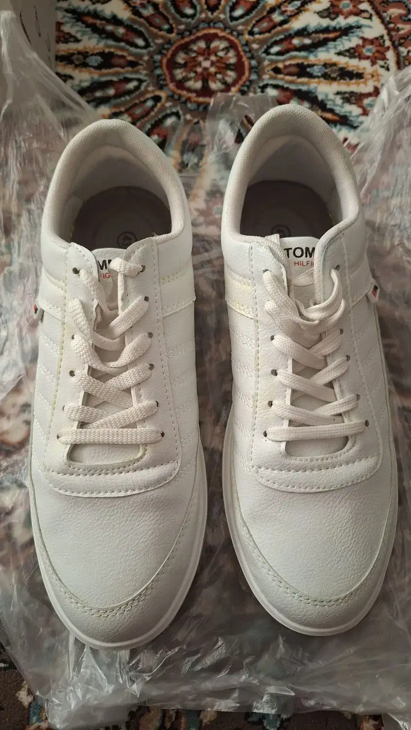 کفش تامی سفید سایز ۴۳|کیف، کفش، کمربند|شاهین‌شهر, شهرک گلدیس|دیوار