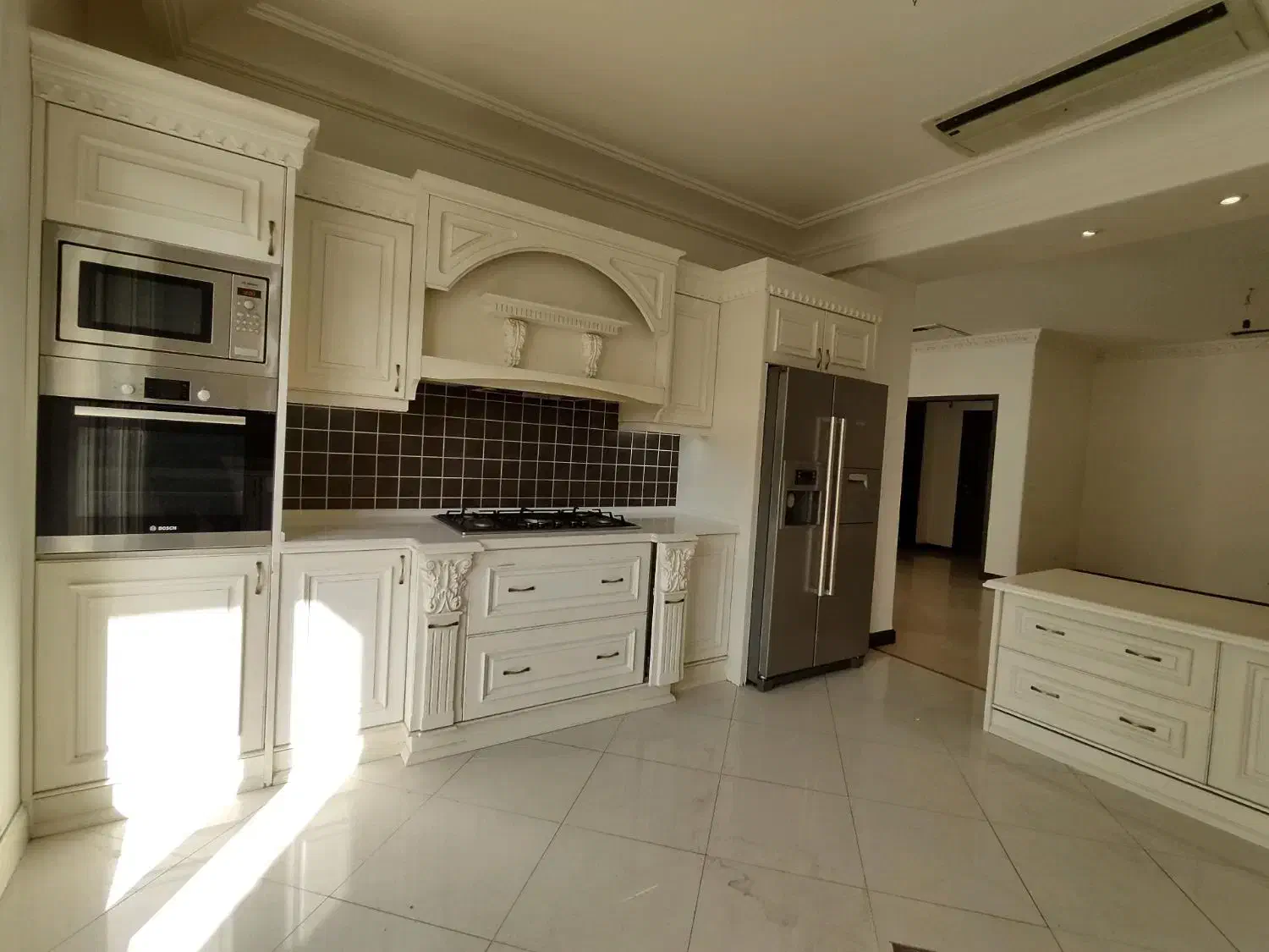 180 متر شاهکار / معماری کلاسیک / در طبقات بالا|اجارهٔ آپارتمان|تهران, زعفرانیه|دیوار