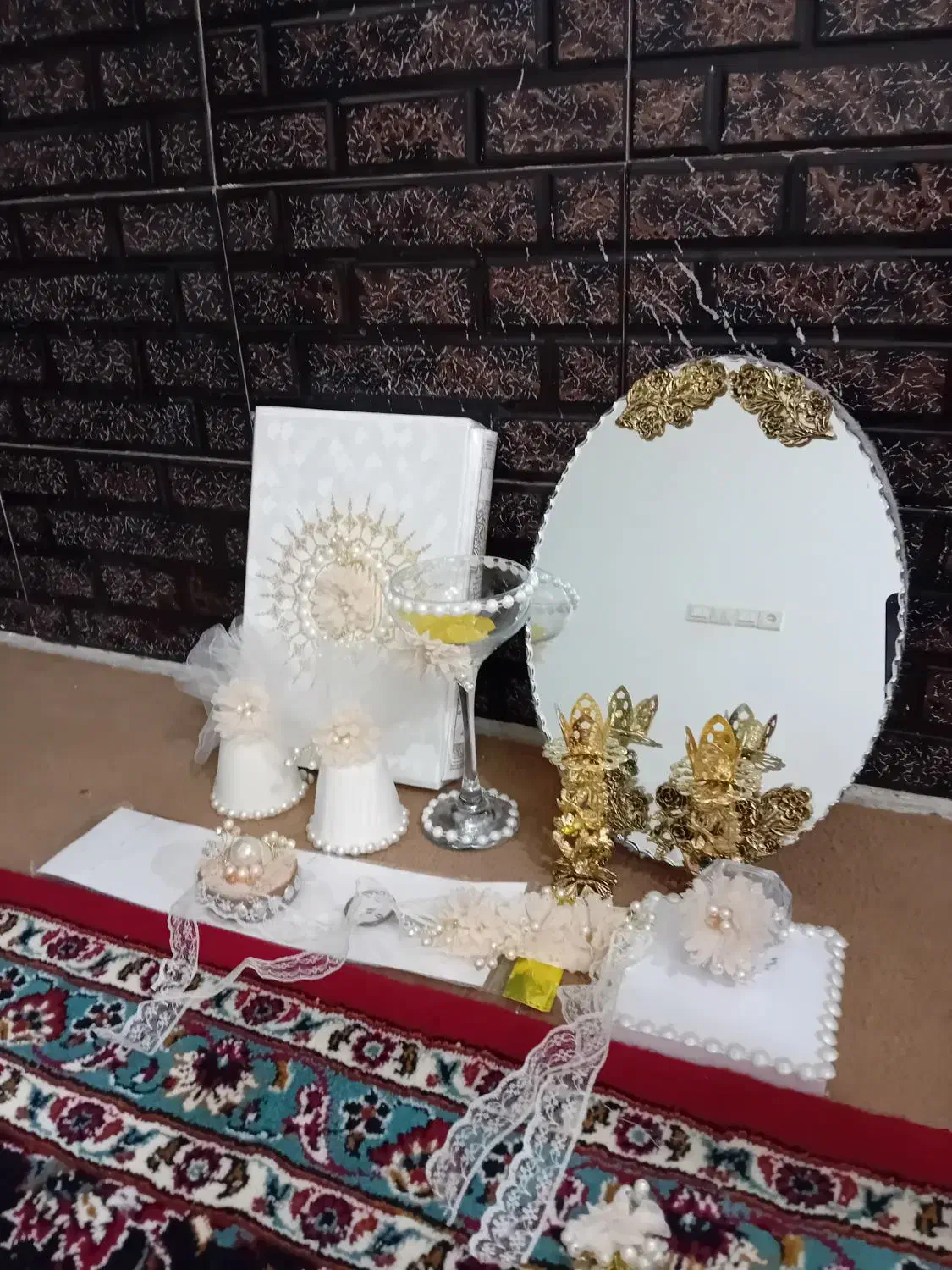 اینه شمعدان و وسایل نامزدی زیر قیمت بازار|آینه|بروجرد, |دیوار